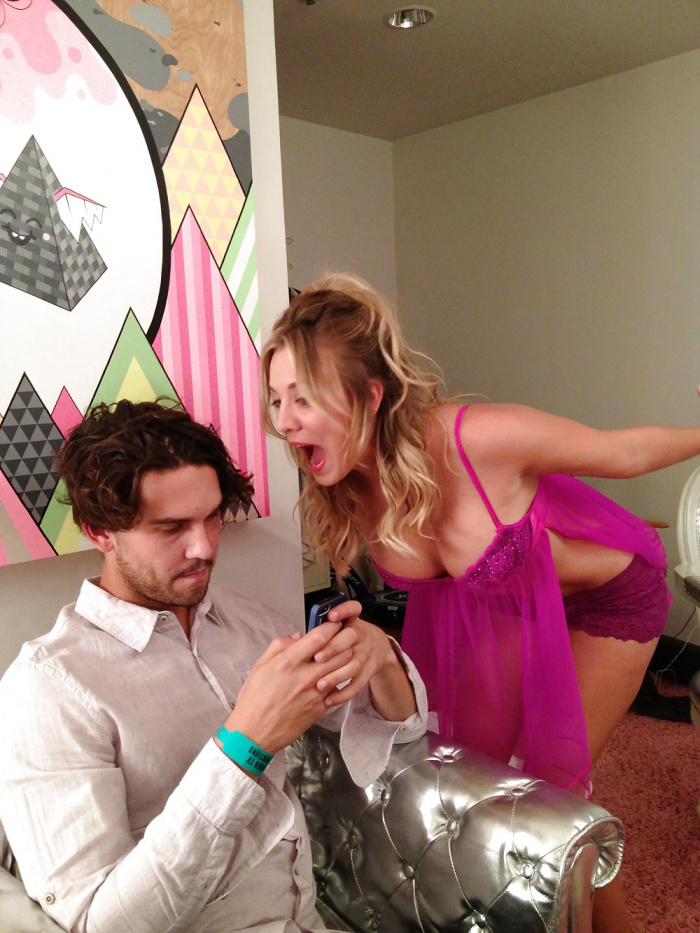 Kaley Cuoco nude photos (iCloud hack)