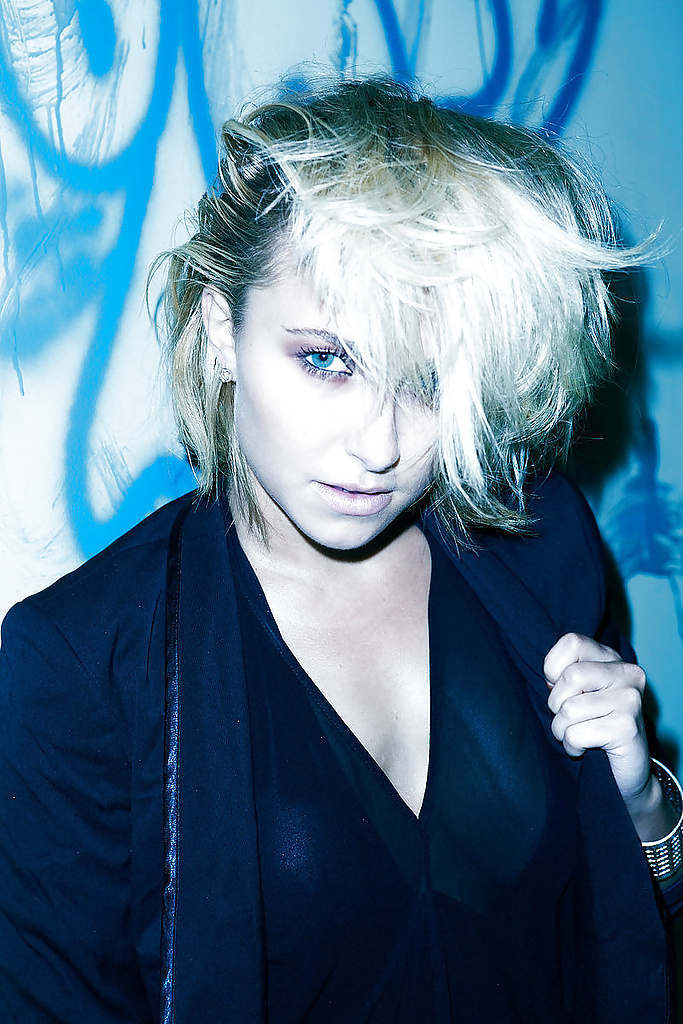 Hayden Panettiere - Fappening 2 - New Personal Photos