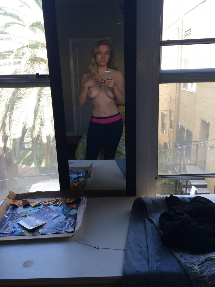 Leven Rambin nude photos (iCloud hack)