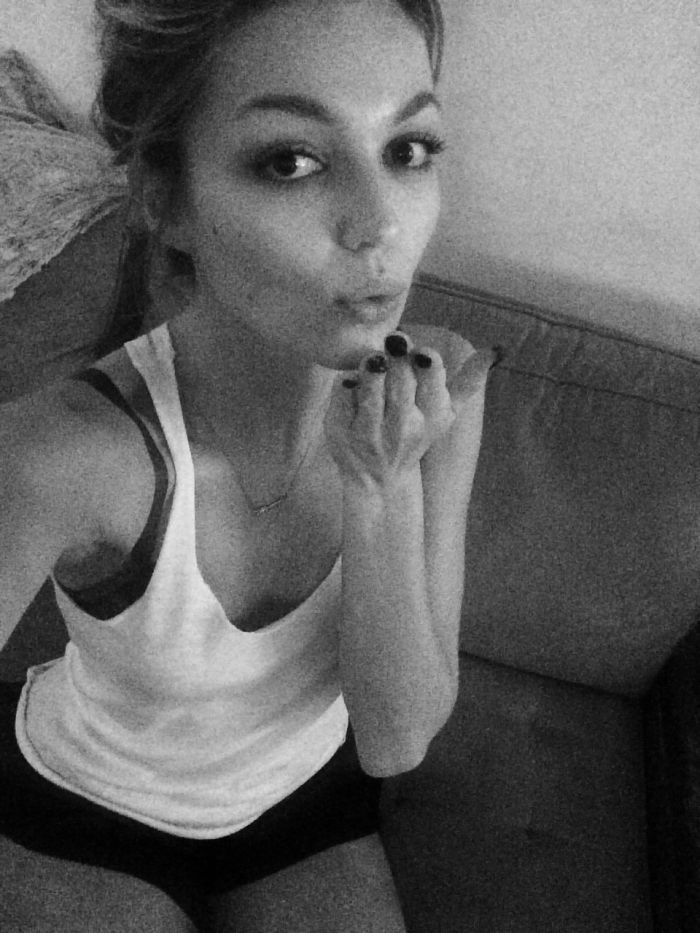 Lili Simmons Nude Pics