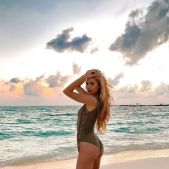 Pamela - Blonde German Gym Fitness Babe - Hot Legs & Ass