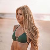 Pamela - Blonde German Gym Fitness Babe - Hot Legs & Ass