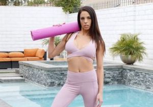 Eva Long - Backyard Workout - Pure Mature