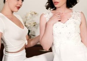 Whitney Wright, Casey Calvert - Runaway Bride, Scene #01 - All Girl Massage