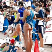 Voyeur exposing girls upskirt