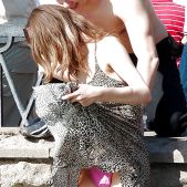 Voyeur exposing girls upskirt