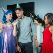 Jewelz Blu,Vina Sky - New Years Eve With My Step Family - S17:E2 - My Family Pies