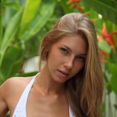Katherine A - Tropical Beauty - Stunning 18