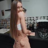 Solazola - Amazing Body On Cooking Cutie - Reality Kings