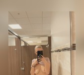 Noface Housewife - OnlyFans Nudes - Part 6